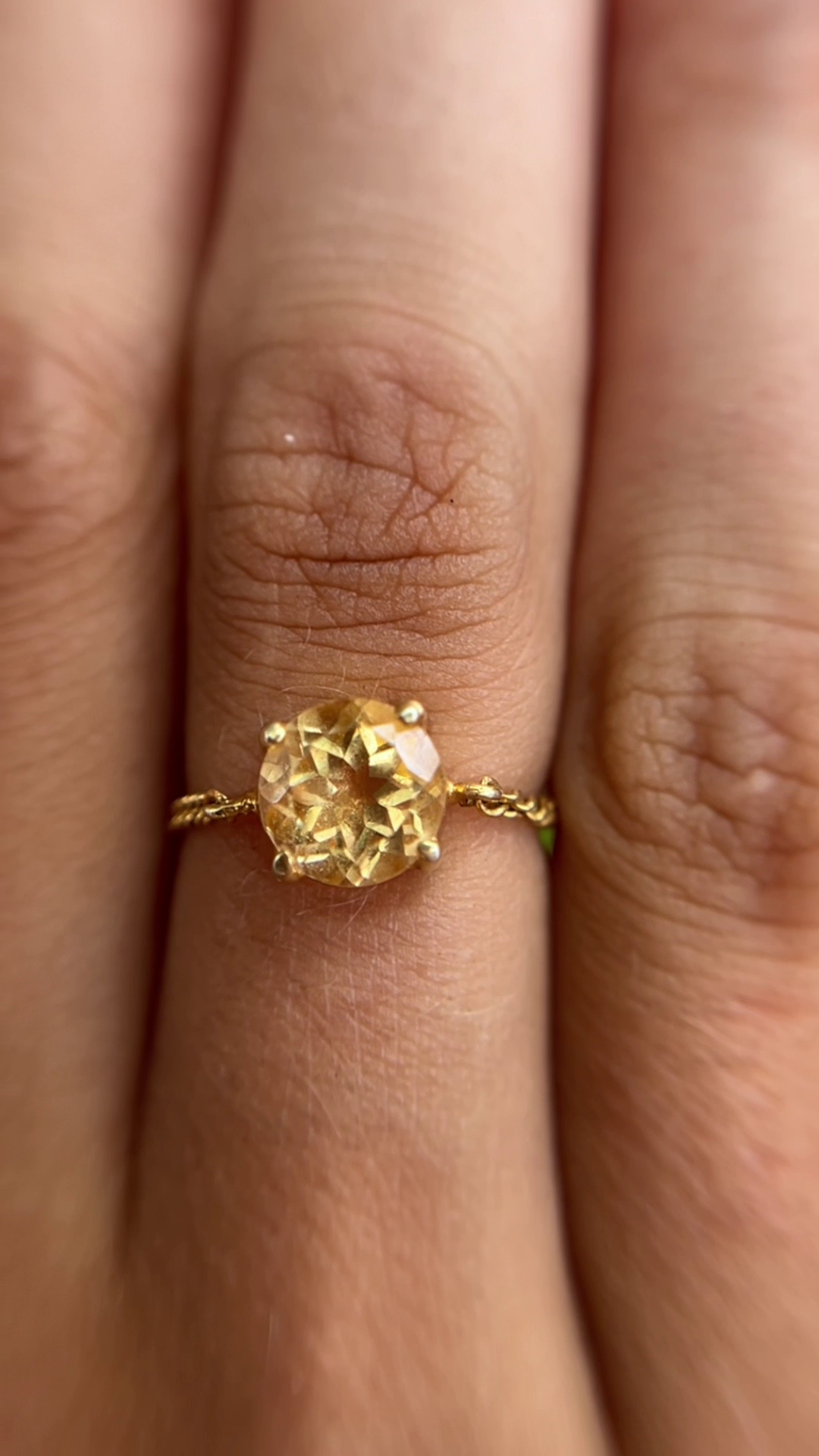 YELLOW GOLD ROUND CITRINE